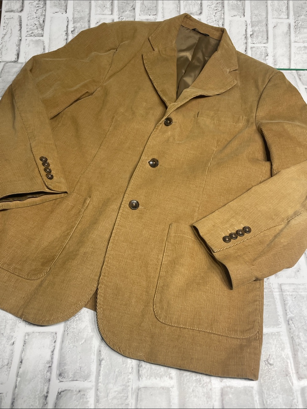 Eddie Bauer Men's Corduroy cotton Sports Jacket Tan - . Size M.  Few spots.